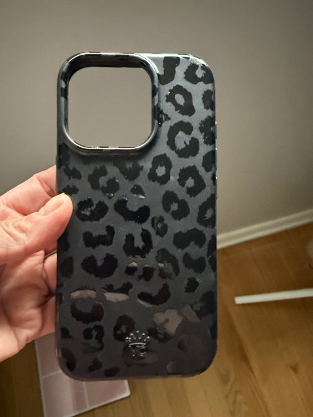 Velvet Caviar Black Leopard Glossy iPhone Case iPhone 16 pro